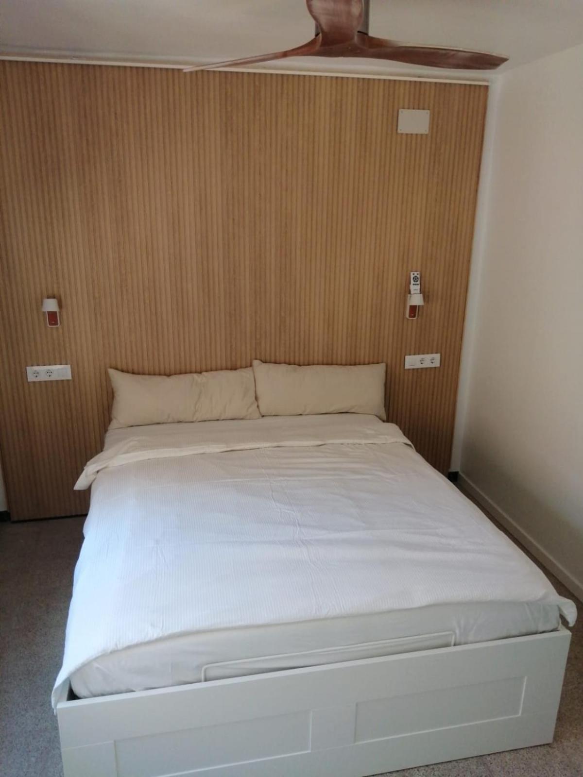 2 Bedroom Large Modern Apartment In Blanes Old Town 50M From The Beach! Luaran gambar