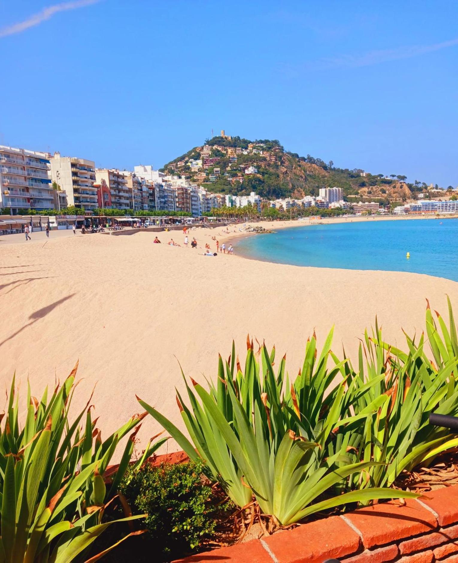 2 Bedroom Large Modern Apartment In Blanes Old Town 50M From The Beach! Luaran gambar